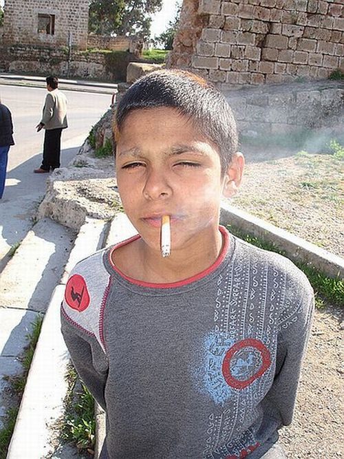 Children with a cigarette - very sad pictures - 10