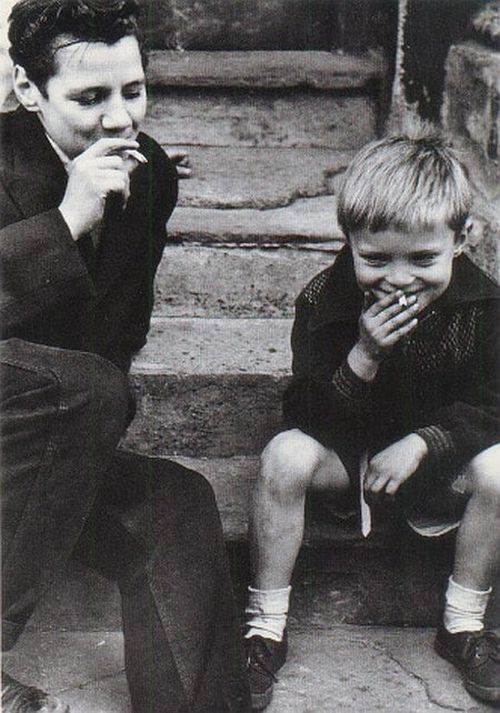 Children with a cigarette - very sad pictures - 21
