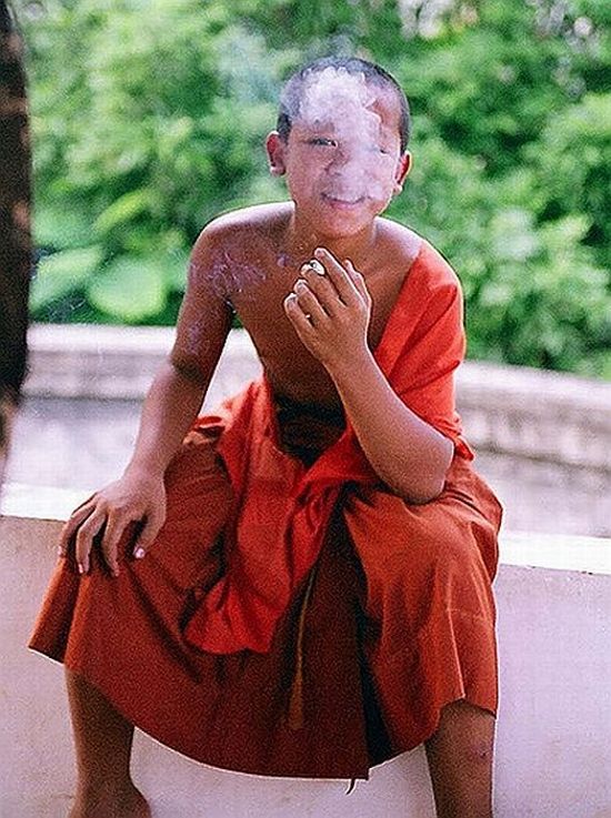 Children with a cigarette - very sad pictures - 22