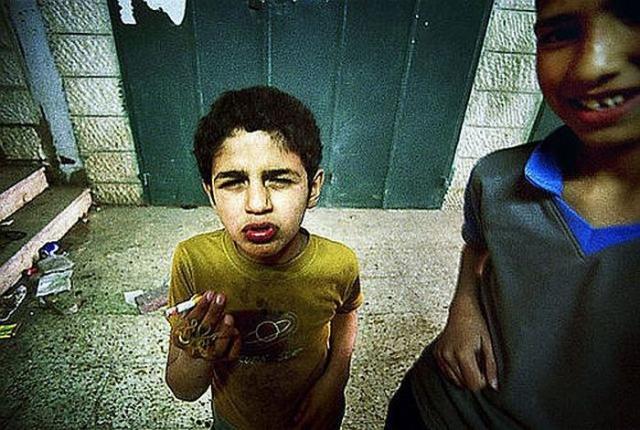 Children with a cigarette - very sad pictures - 24