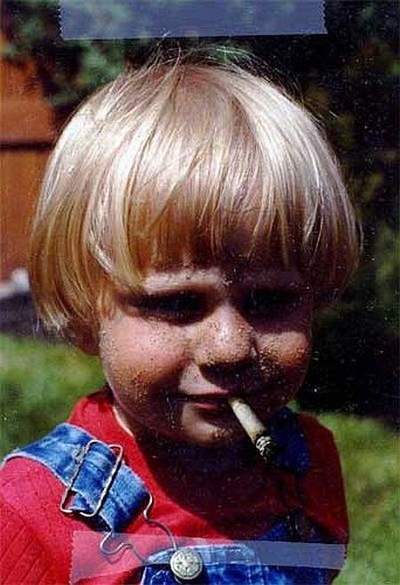 Children with a cigarette - very sad pictures - 32