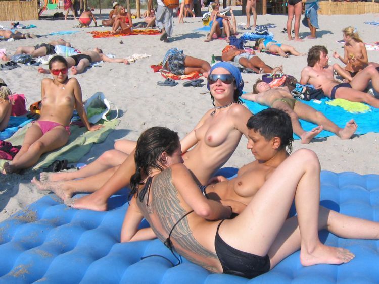 Sexy group photos from various beaches - 36
