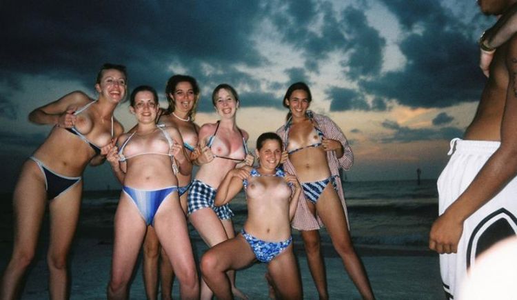 Sexy group photos from various beaches - 51