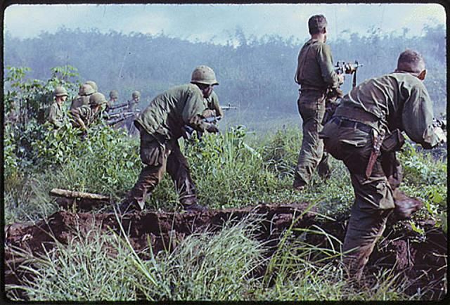 Tragic images of war in Vietnam - 06