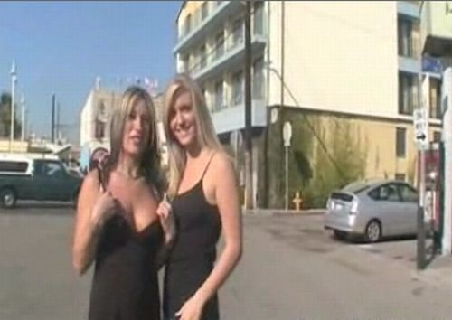 Two funny blondes Starrie and Kendra flashing their boobs around town - 20100215