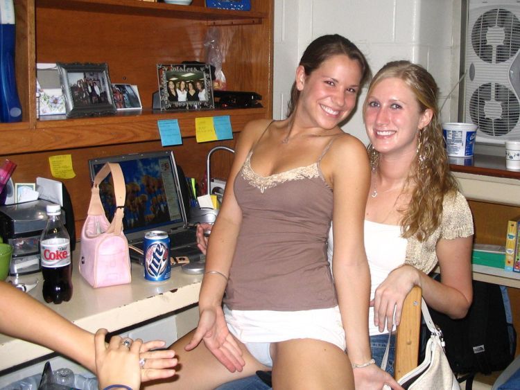 Drunk girls at home parties - 13
