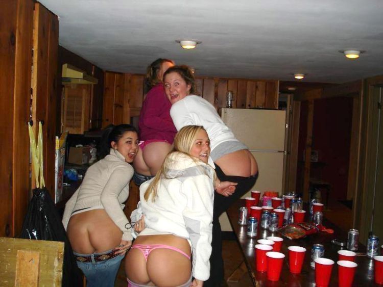 Drunk girls at home parties - 26