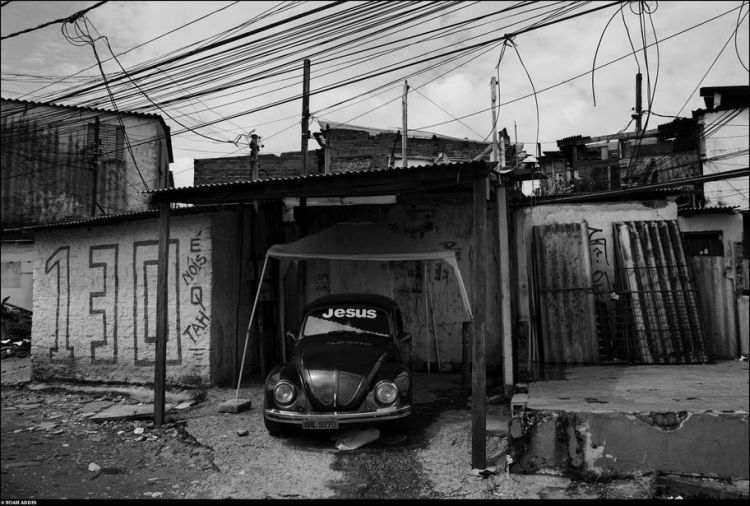 Black and white life in Brazil, a small tour of the slums of Sao Paulo - 08