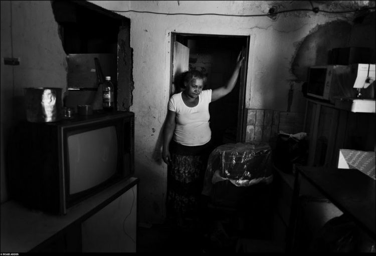Black and white life in Brazil, a small tour of the slums of Sao Paulo - 17