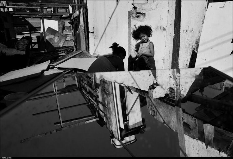 Black and white life in Brazil, a small tour of the slums of Sao Paulo - 20