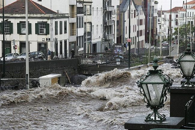 The devastating floods on the island of Madeira - 01