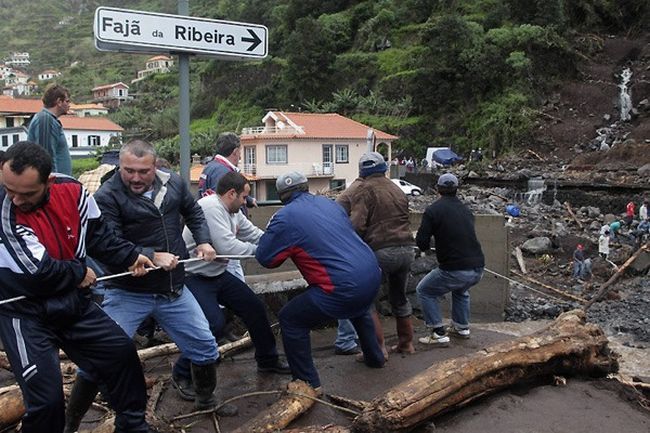 The devastating floods on the island of Madeira - 16