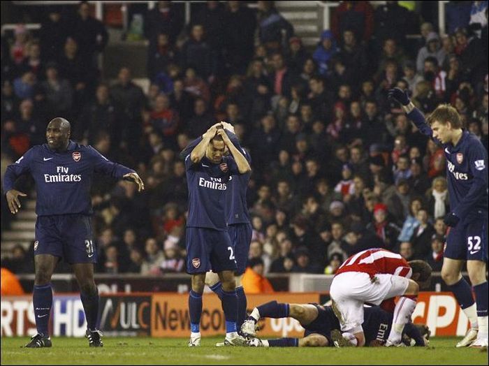 OMFG! Terrible trauma of Aaron Ramsey - 05