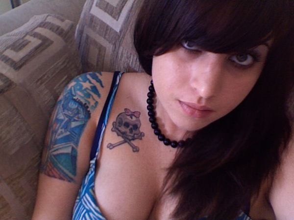 Great selection of emo girls. They are damn sexy! - 14