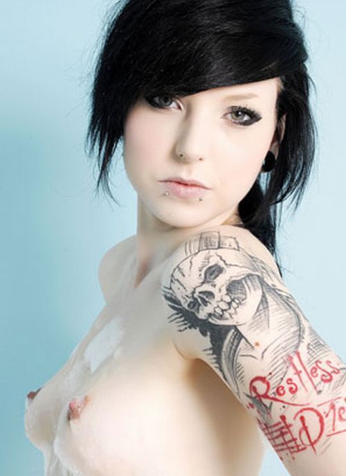 Great selection of emo girls. They are damn sexy! - 50