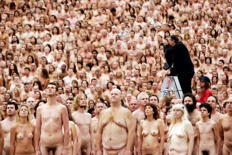Some nude people near the Opera  - 03