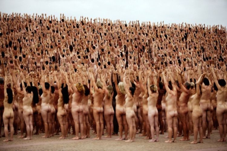 Some nude people near the Opera  - 13