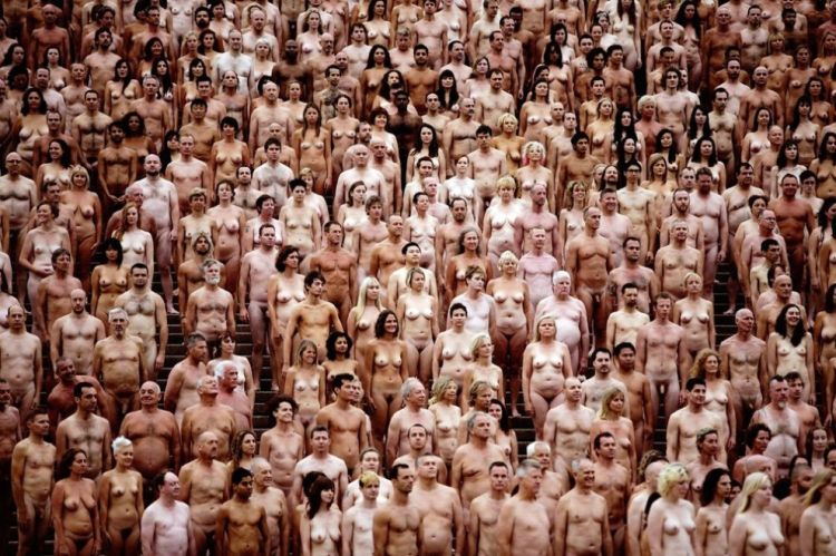 Some nude people near the Opera  - 14