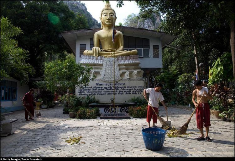 Thamkrabok monastery, a place where you can get rid of drug dependence - 01