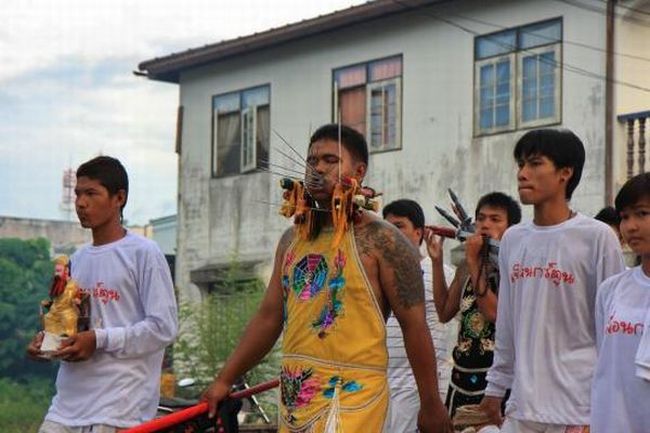 The Phuket Vegetarian Festival, a view not for faint-hearted - 14