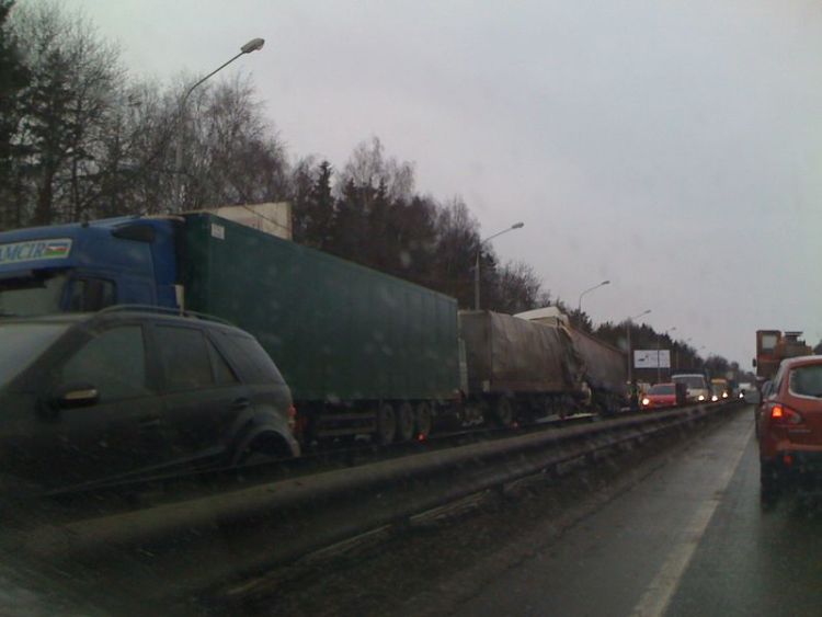 OMG. Truck driver fell asleep behind the wheel - 01