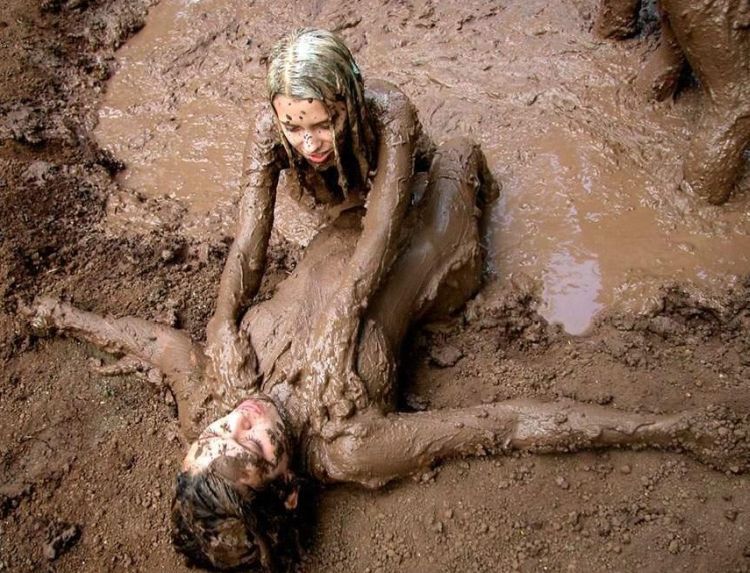 Girls are not afraid of dirt! - 11