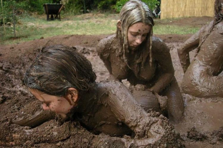 Girls are not afraid of dirt! - 17