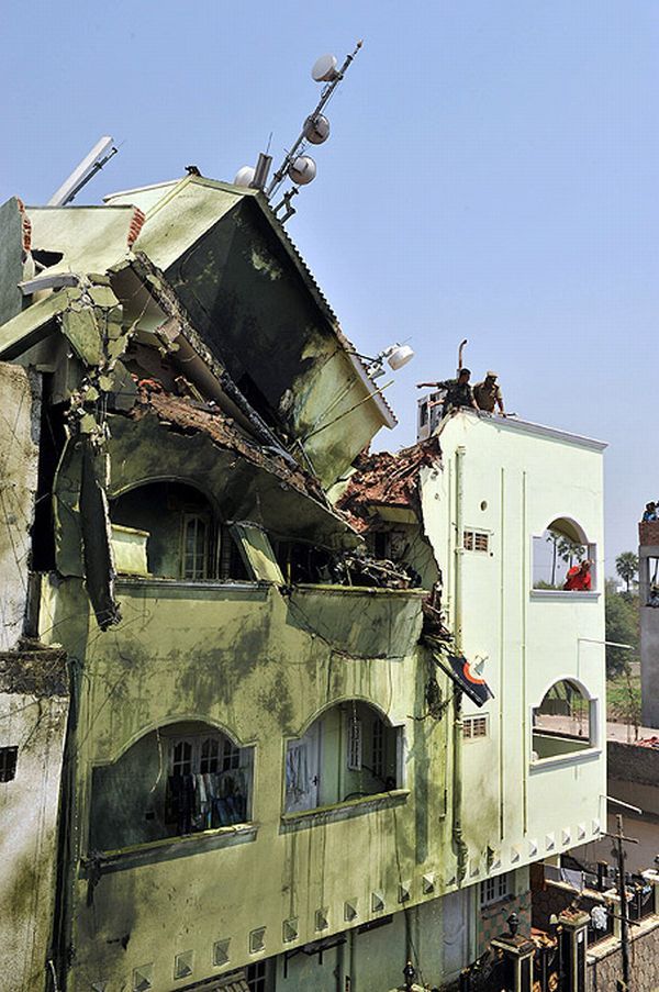 Plane Crash in India - 06