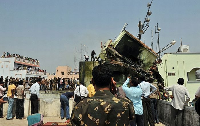 Plane Crash in India - 09