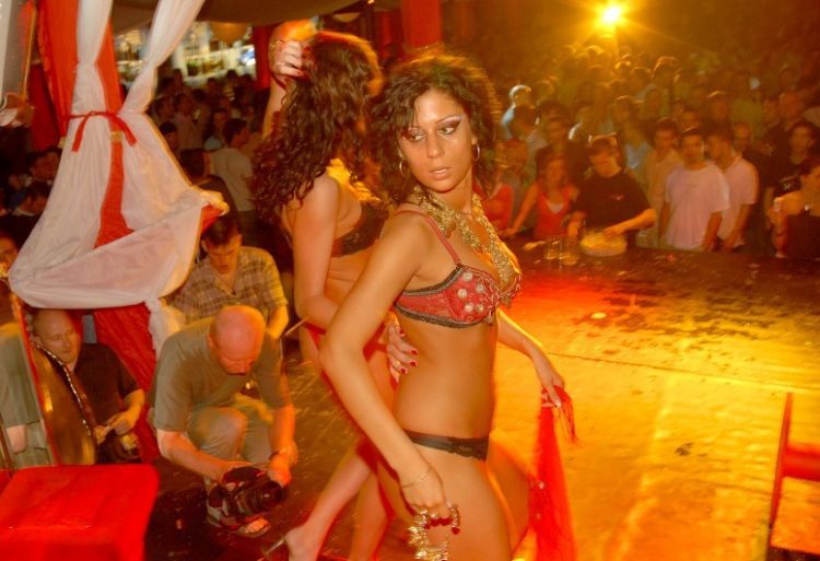 Erotic show Harem In Rio - 05
