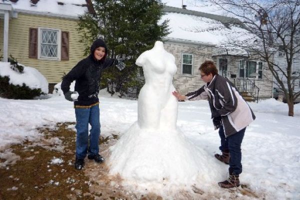 Excellent snow sculpture - 01