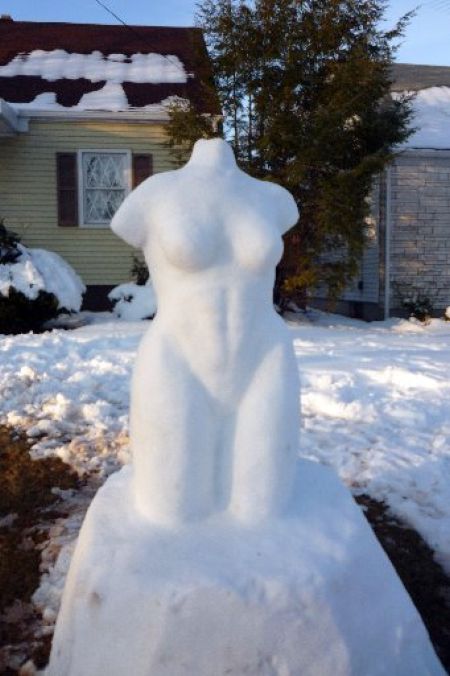 Excellent snow sculpture - 02