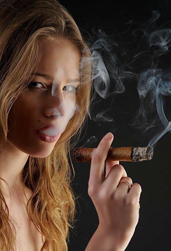 Babes with cigars, a fascinating show. Enjoy ;) - 07