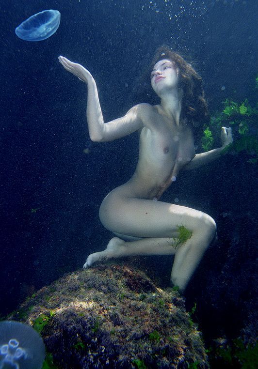 Underwater Erotica Incredibly Beautiful 35 Pics