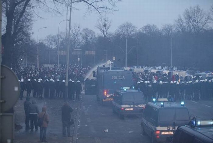 Polish police vs football fans - 14