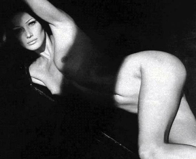 Youth errors of Carla Bruni, the first lady of France - 12