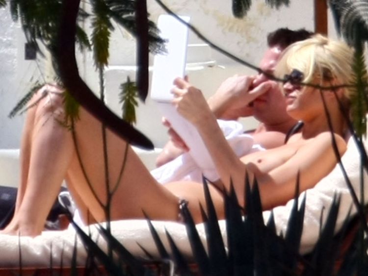 Paris Hilton sunbathing topless on holiday in Mexico - 05