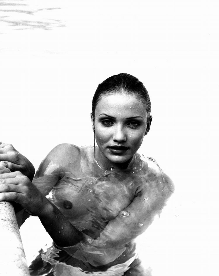Cameron Diaz topless photoshoot in the pool - 02