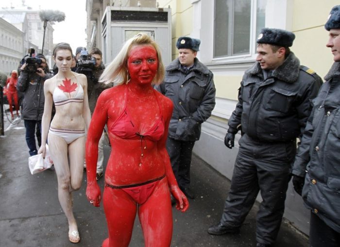 PETA demonstration at the walls of Canadian Embassy in Moscow - 01