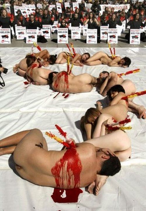 Naked people against bullfighting - 05