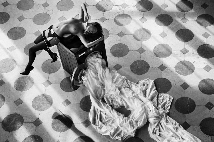Black and white works of the master of erotic photography Szymon Brodziak - 02