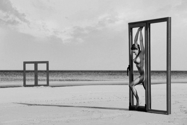 Black and white works of the master of erotic photography Szymon Brodziak - 24