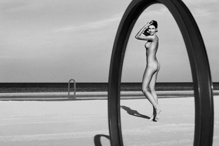 Black and white works of the master of erotic photography Szymon Brodziak - 26