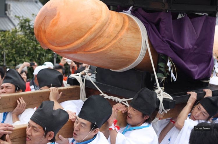 Japanese Festival of phallus - 12