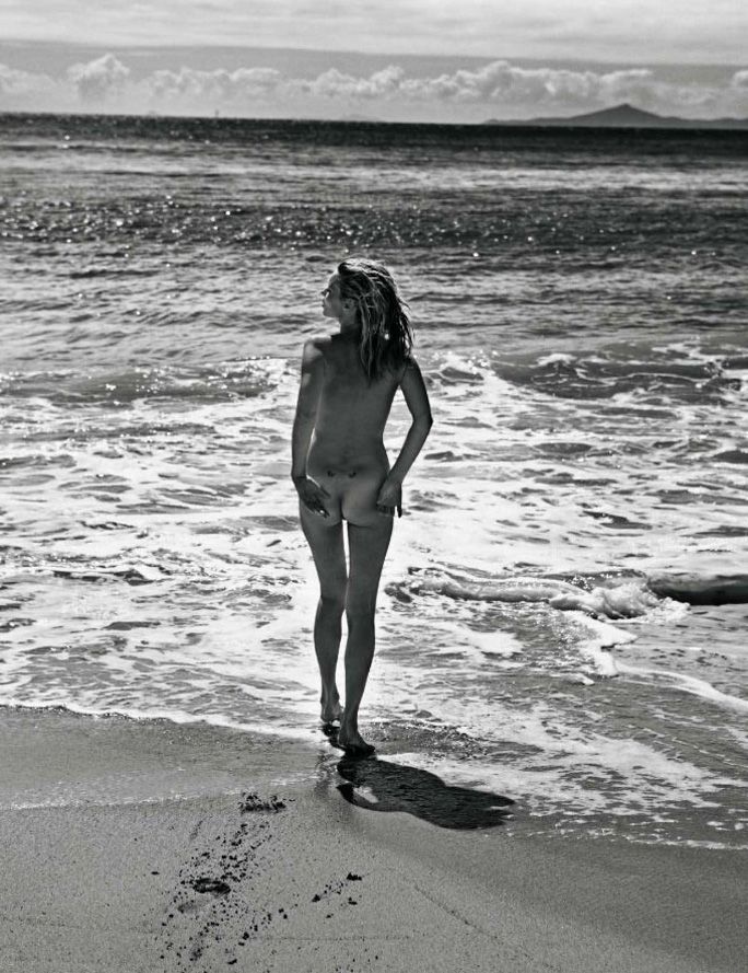 Naked Kate Moss in Vogue magazine - 07