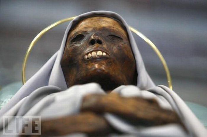 These photos of mummies give shivers - 18