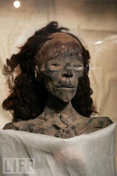 These photos of mummies give shivers - 20