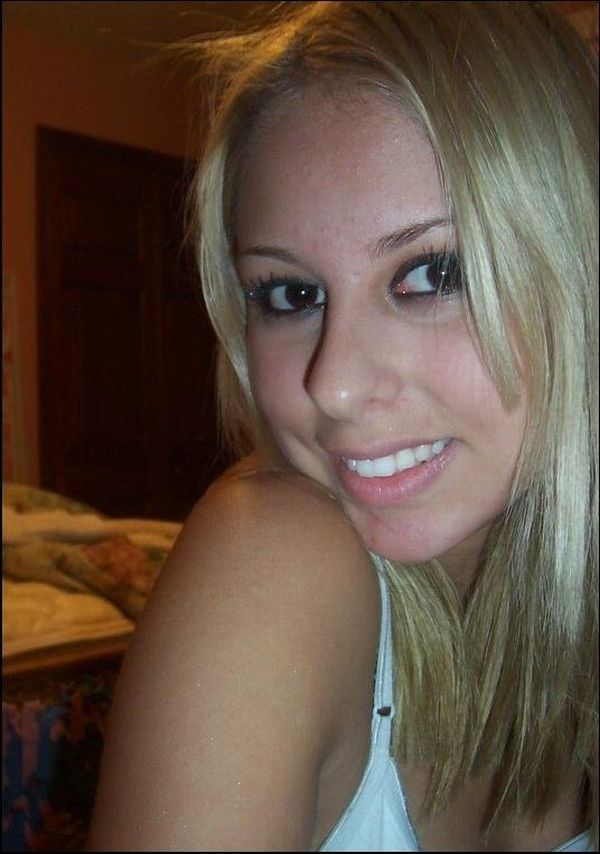 Self-shots of a pretty blonde - 03