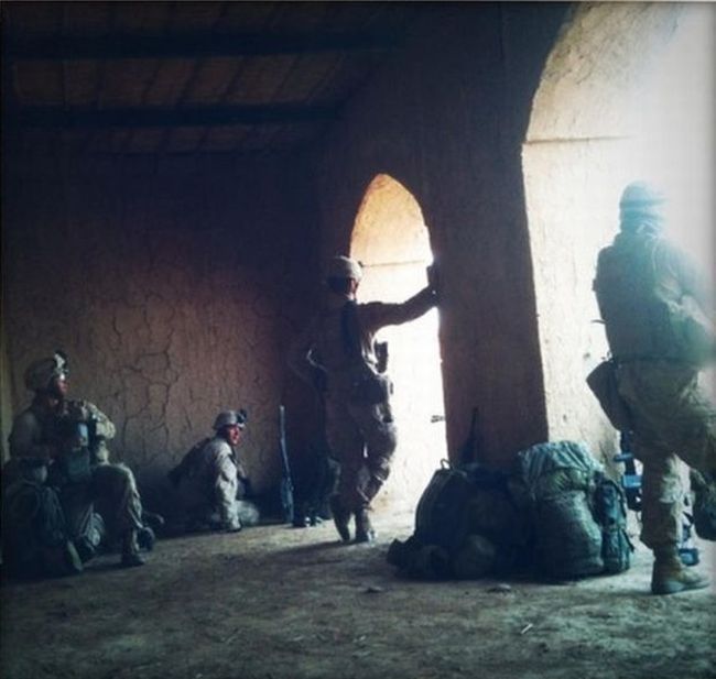Photos of the war in Afghanistan, made with iPhone - 24