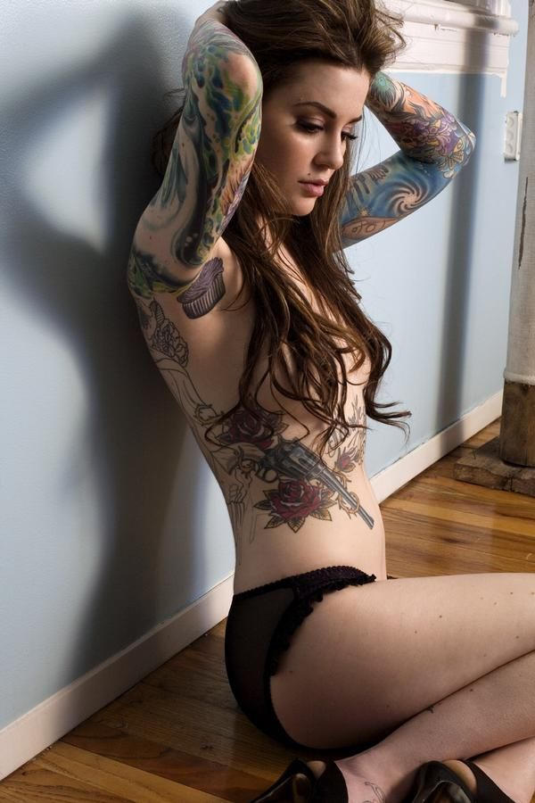 A selection of gorgeous girls with tattoos - 24
